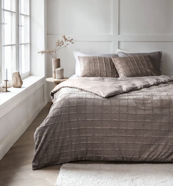 Faux Fur Check Taupe 200x200/220 - Afbeelding 2