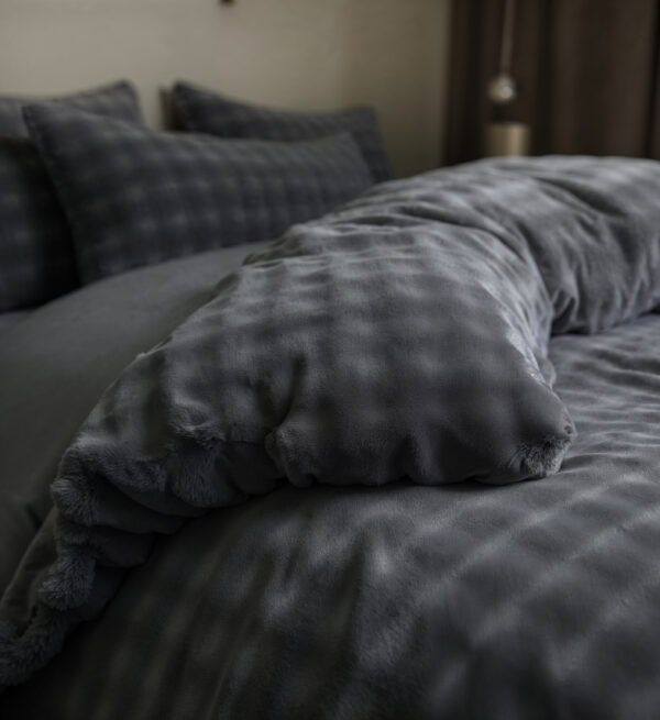 Pom Pom Antraciet 200 x 220 - Afbeelding 3