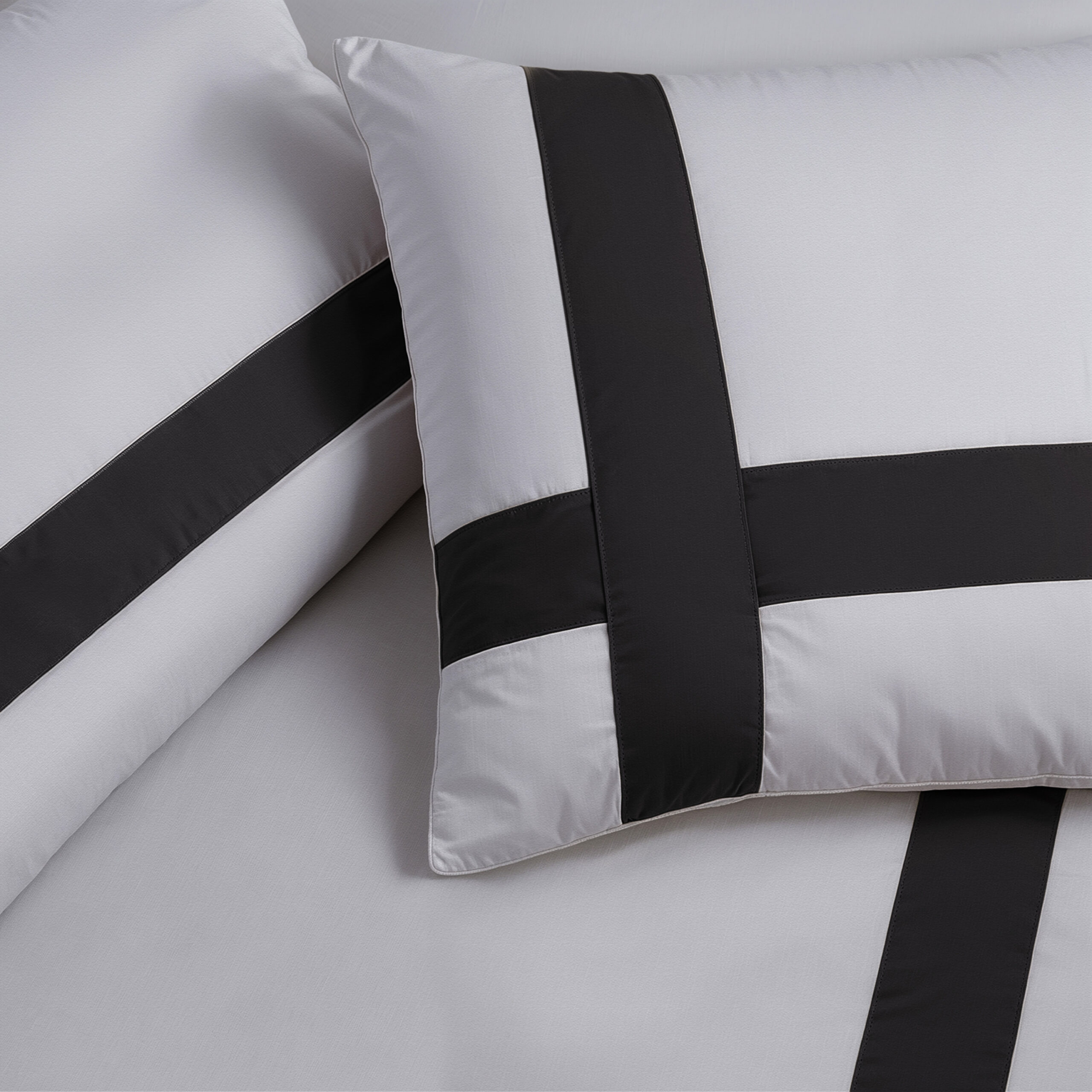 Delora Zwart 240 x 200/220