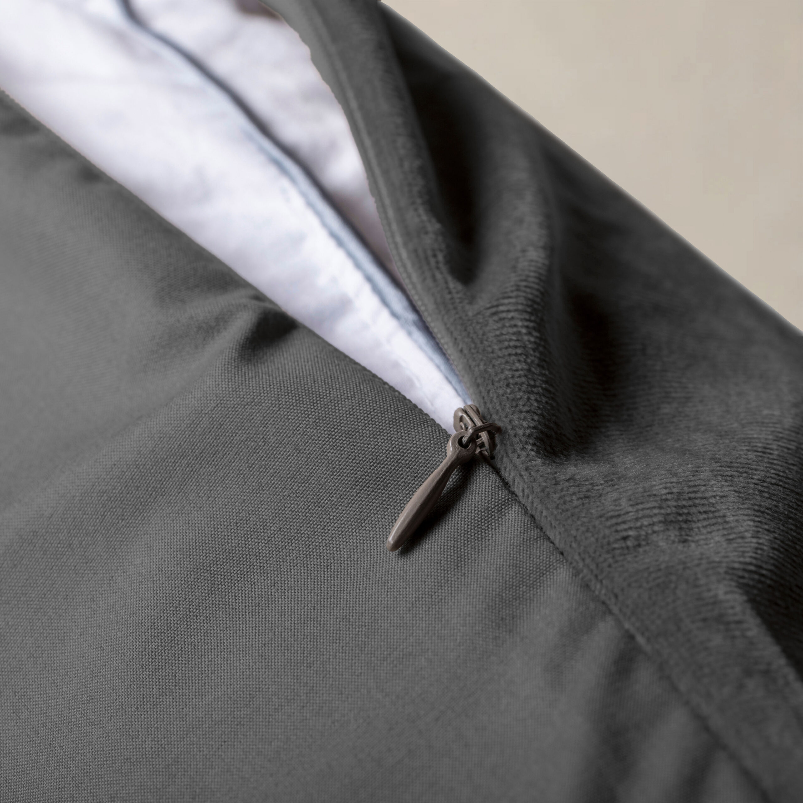 Ruffles Taupe 240 x 200/220