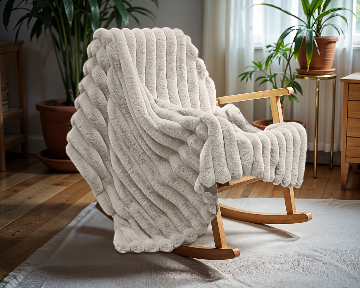 Rib Rabbit Fur Plaid Ecru 150 x 200